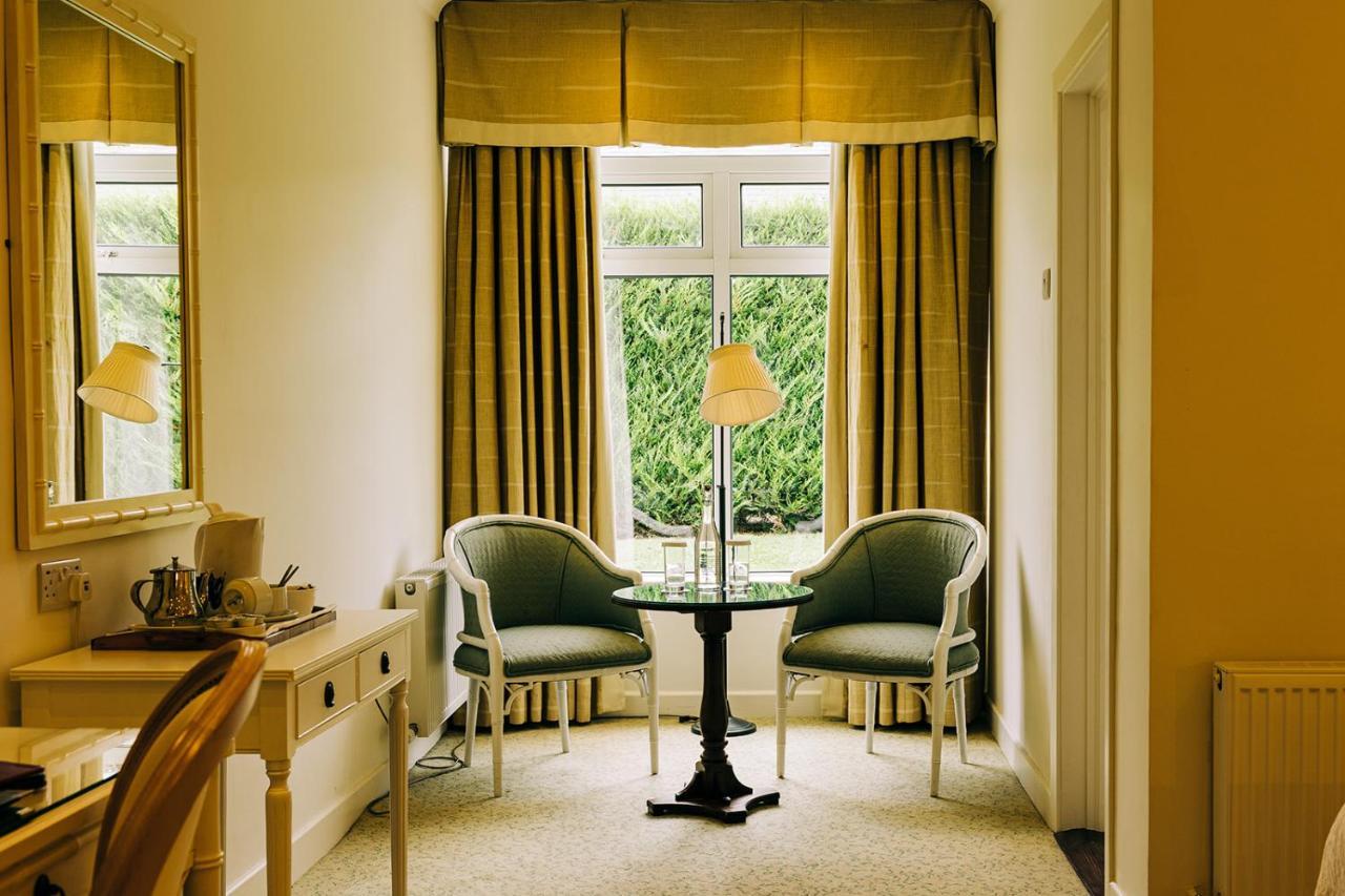 The Keadeen Hotel Newbridge  Eksteriør billede